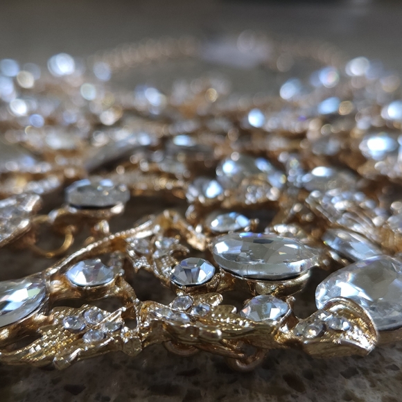 NWT RHINESTONE FLORAL BIB NECKLACE - Picture 7 of 17